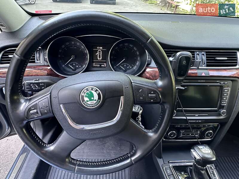 Универсал Skoda Superb 2012 в Хмельницком