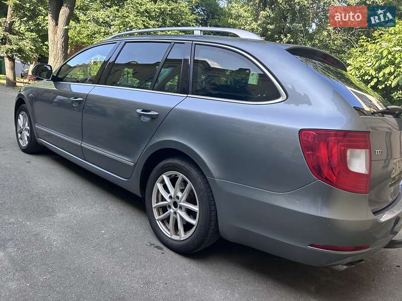 Универсал Skoda Superb 2012 в Хмельницком