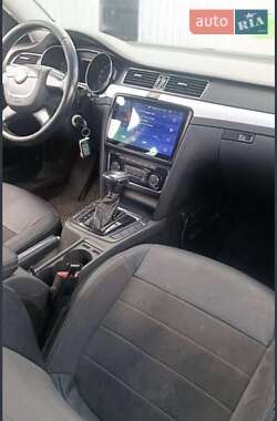 Лифтбек Skoda Superb 2010 в 