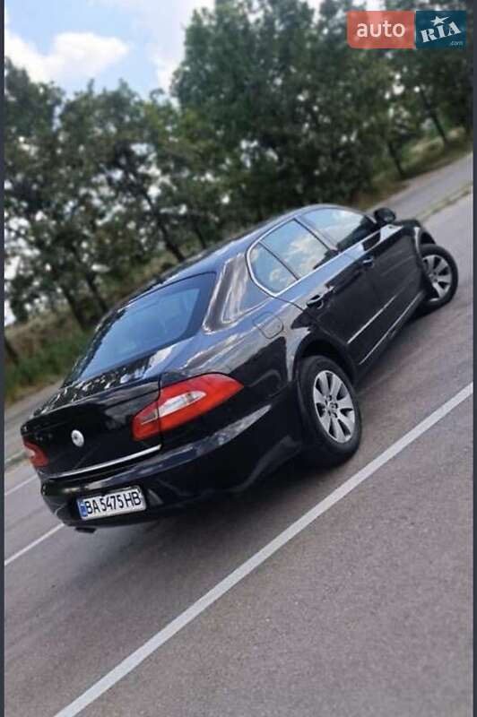 Лифтбек Skoda Superb 2010 в Кропивницком