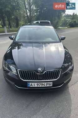 Лифтбек Skoda Superb 2015 в 