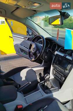 Универсал Skoda Superb 2012 в 