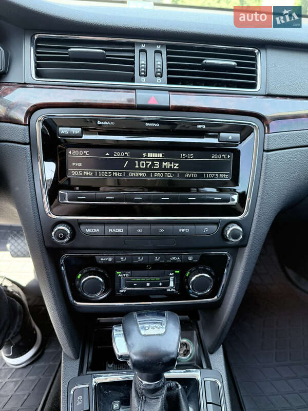 Лифтбек Skoda Superb 2011 в Днепре