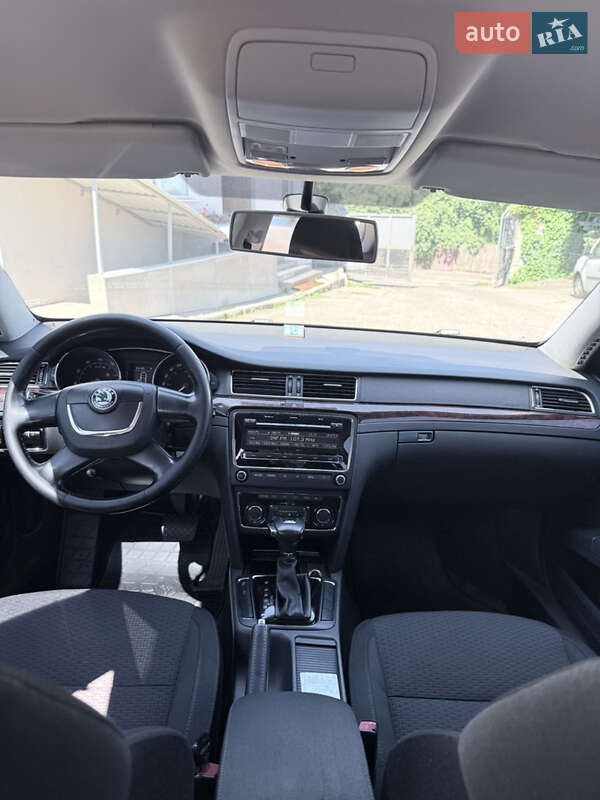 Лифтбек Skoda Superb 2011 в Днепре