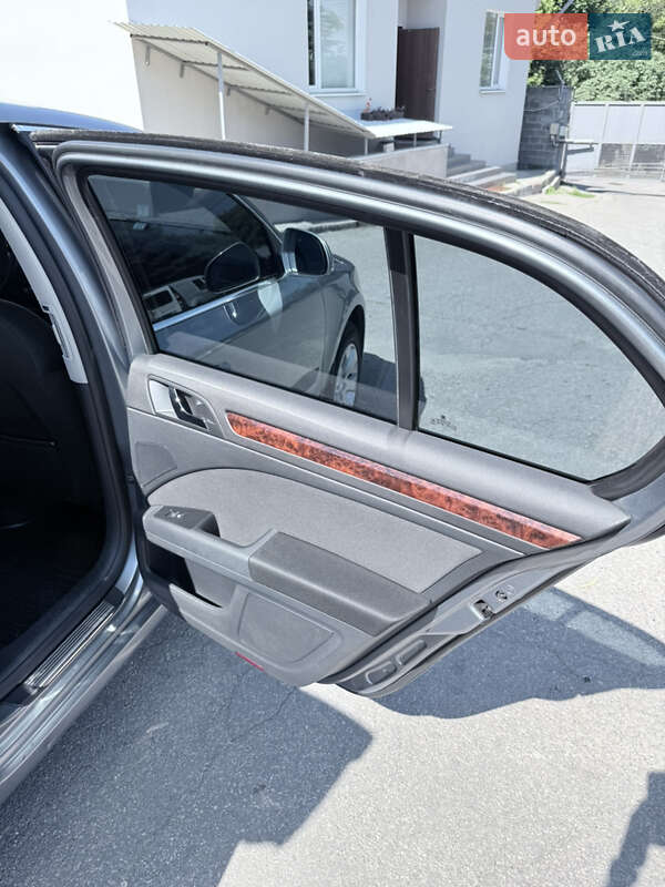 Лифтбек Skoda Superb 2011 в Днепре