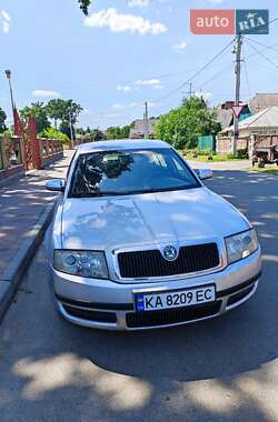 Лифтбек Skoda Superb 2003 в 