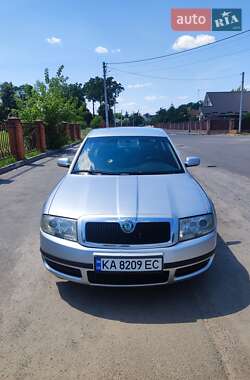 Лифтбек Skoda Superb 2003 в 
