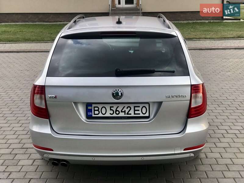 Універсал Skoda Superb 2013 в Тернополі