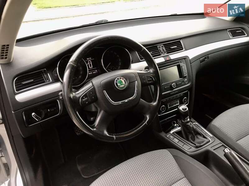 Універсал Skoda Superb 2013 в Тернополі