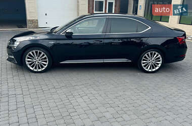 Ліфтбек Skoda Superb 2021 в 