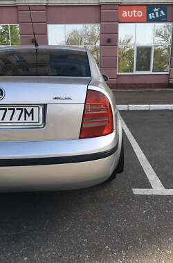 Лифтбек Skoda Superb 2006 в 