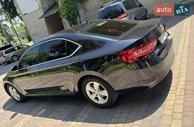 Лифтбек Skoda Superb 2017 в 