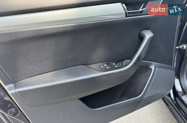 Лифтбек Skoda Superb 2017 в 