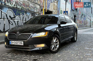 Лифтбек Skoda Superb 2017 в 