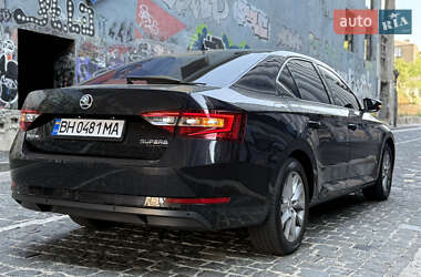 Лифтбек Skoda Superb 2017 в 