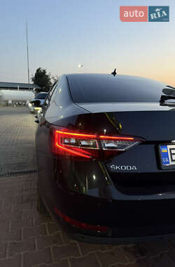 Лифтбек Skoda Superb 2017 в 