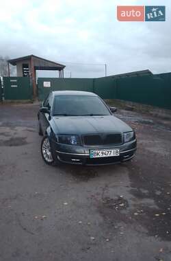 Лифтбек Skoda Superb 2003 в 