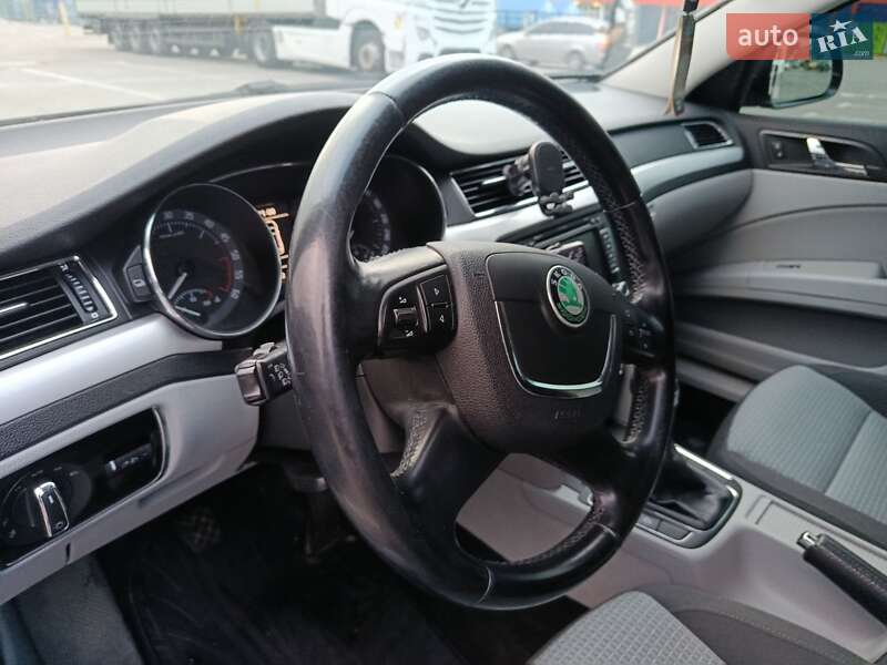Универсал Skoda Superb 2011 в Хмельницком