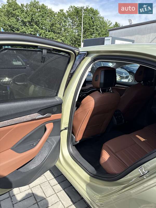 Лифтбек Skoda Superb 2024 в Львове