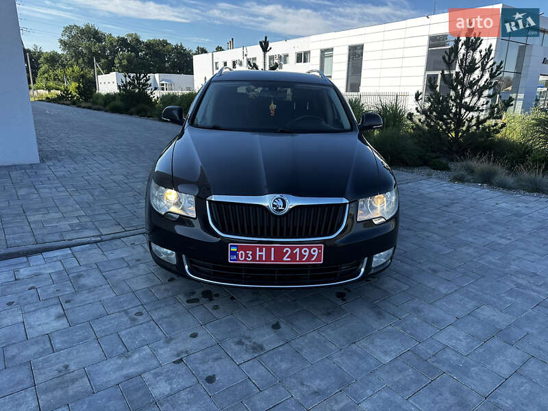 Универсал Skoda Superb 2010 в Луцке