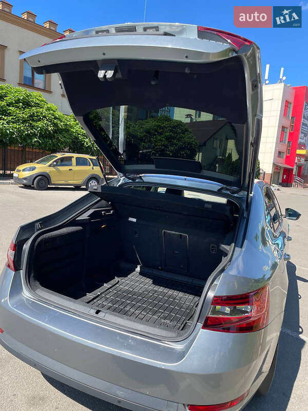 Лифтбек Skoda Superb 2018 в Киеве