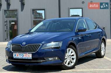 Лифтбек Skoda Superb 2015 в 