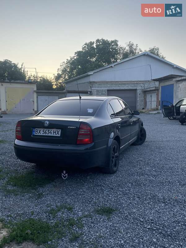Лифтбек Skoda Superb 2003 в Каменец-Подольском