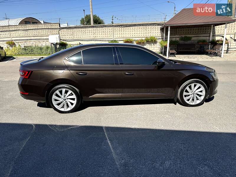 Ліфтбек Skoda Superb 2019 в Дніпрі