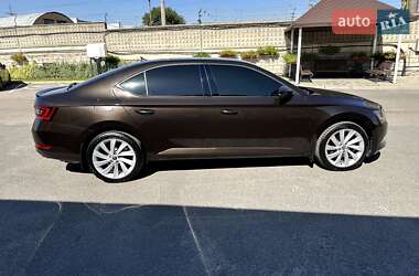 Лифтбек Skoda Superb 2019 в 