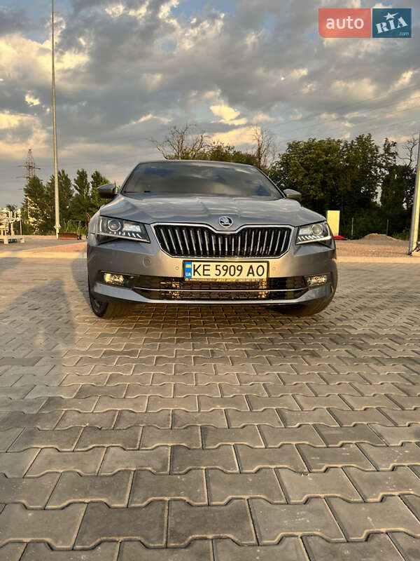 Лифтбек Skoda Superb 2016 в Ирпене