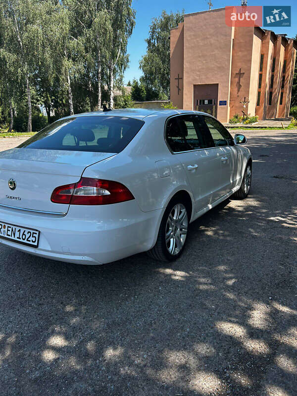 Лифтбек Skoda Superb 2013 в Черновцах