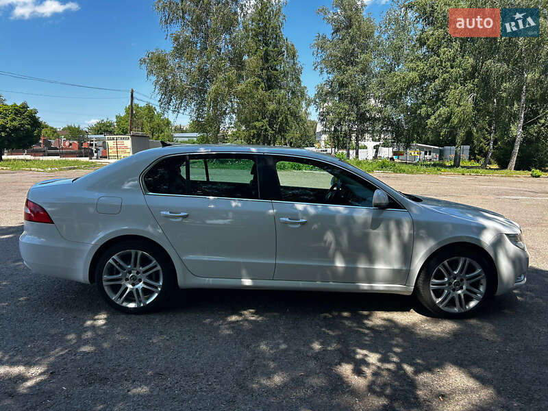 Лифтбек Skoda Superb 2013 в Черновцах
