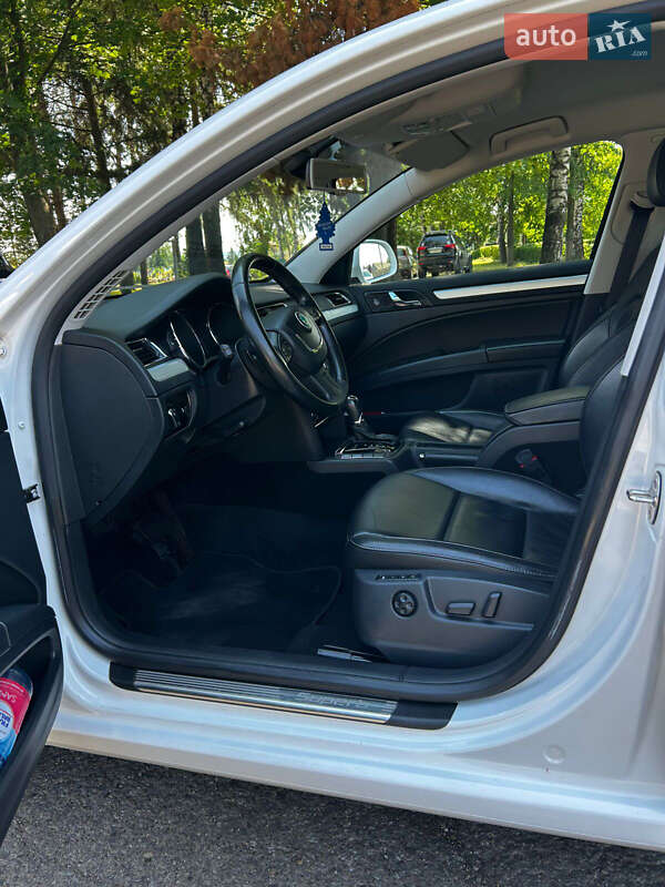 Лифтбек Skoda Superb 2013 в Черновцах