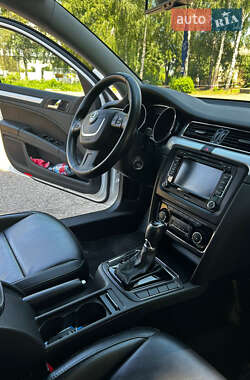 Лифтбек Skoda Superb 2013 в 