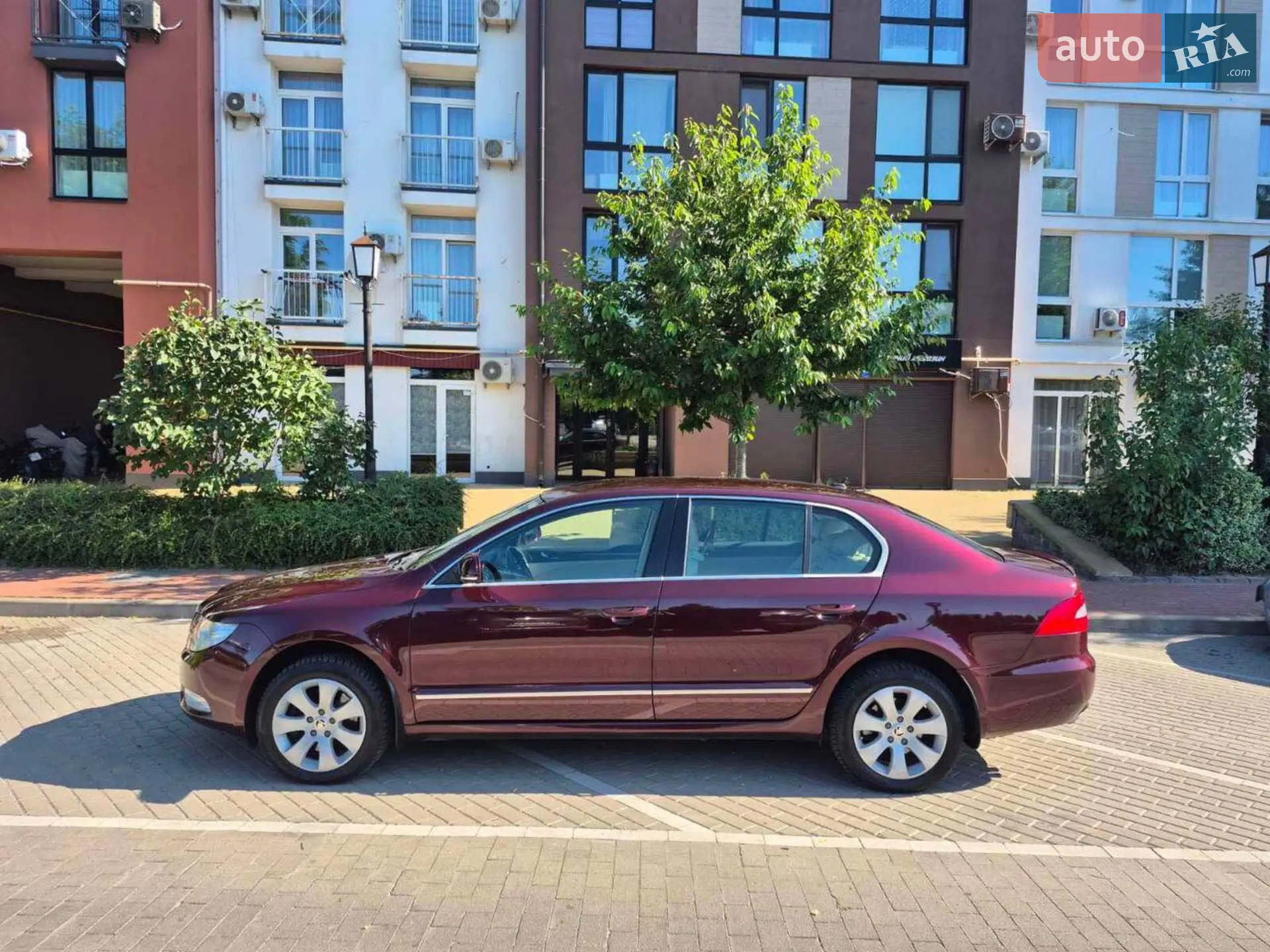 2010 Skoda Superb - мініатюра 21