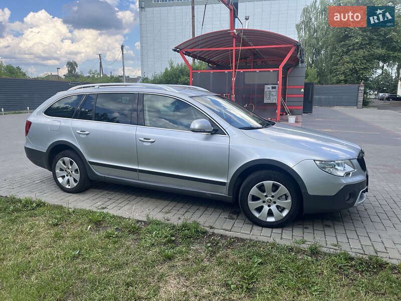 Универсал Skoda Superb 2013 в Радивилове
