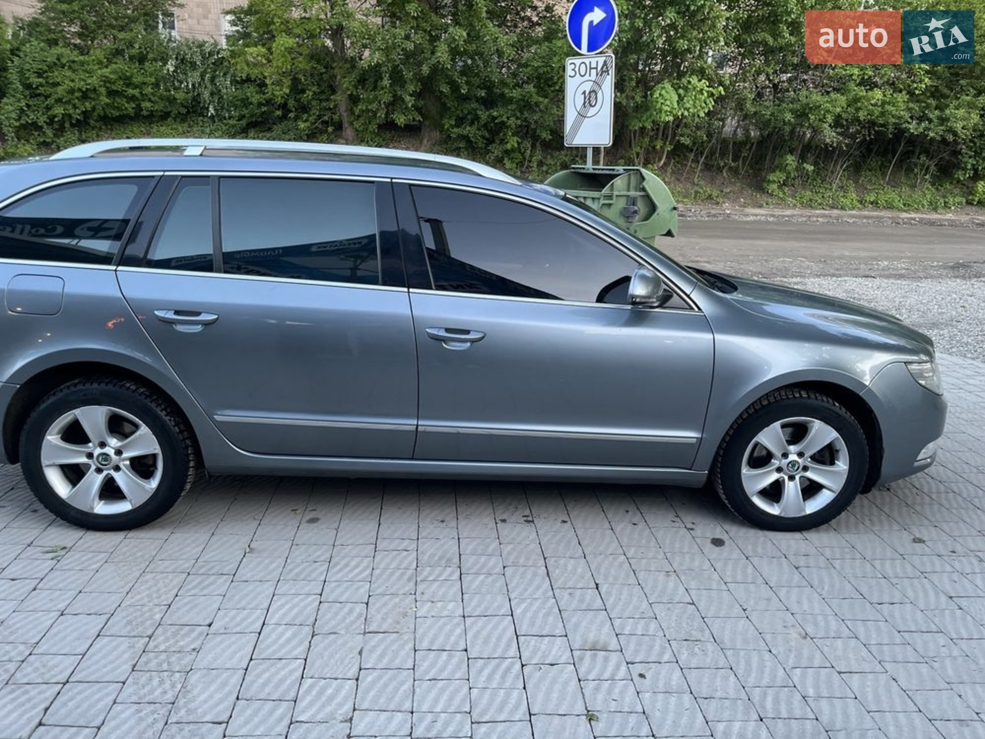 2010 Skoda Superb - мініатюра 6