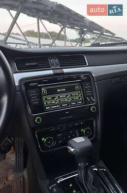 Лифтбек Skoda Superb 2011 в 