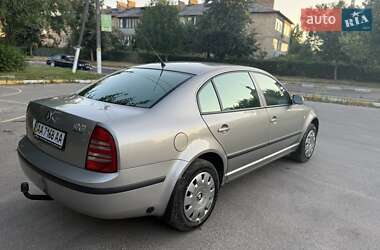 Лифтбек Skoda Superb 2006 в 