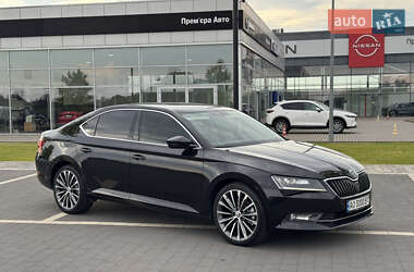Лифтбек Skoda Superb 2019 в 