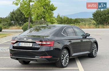 Лифтбек Skoda Superb 2019 в 