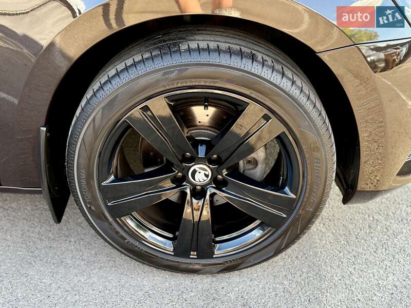 Лифтбек Skoda Superb 2019 в Киеве
