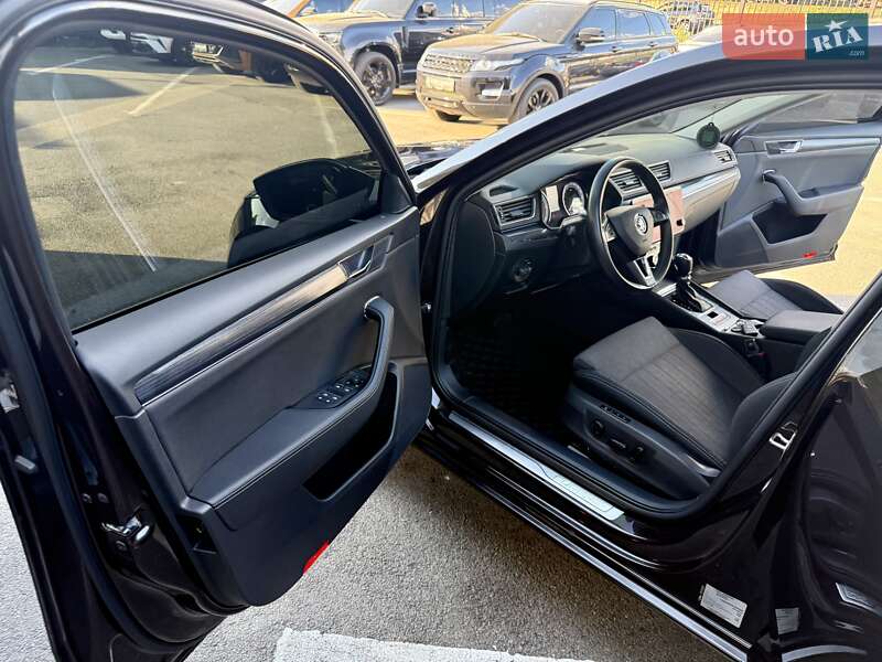 Лифтбек Skoda Superb 2019 в Киеве
