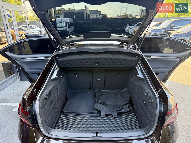 Лифтбек Skoda Superb 2019 в Киеве