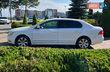 Лифтбек Skoda Superb 2012 в 