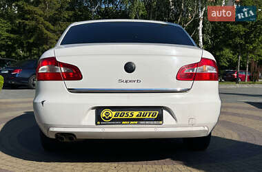 Лифтбек Skoda Superb 2012 в 