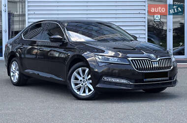 Лифтбек Skoda Superb 2020 в 