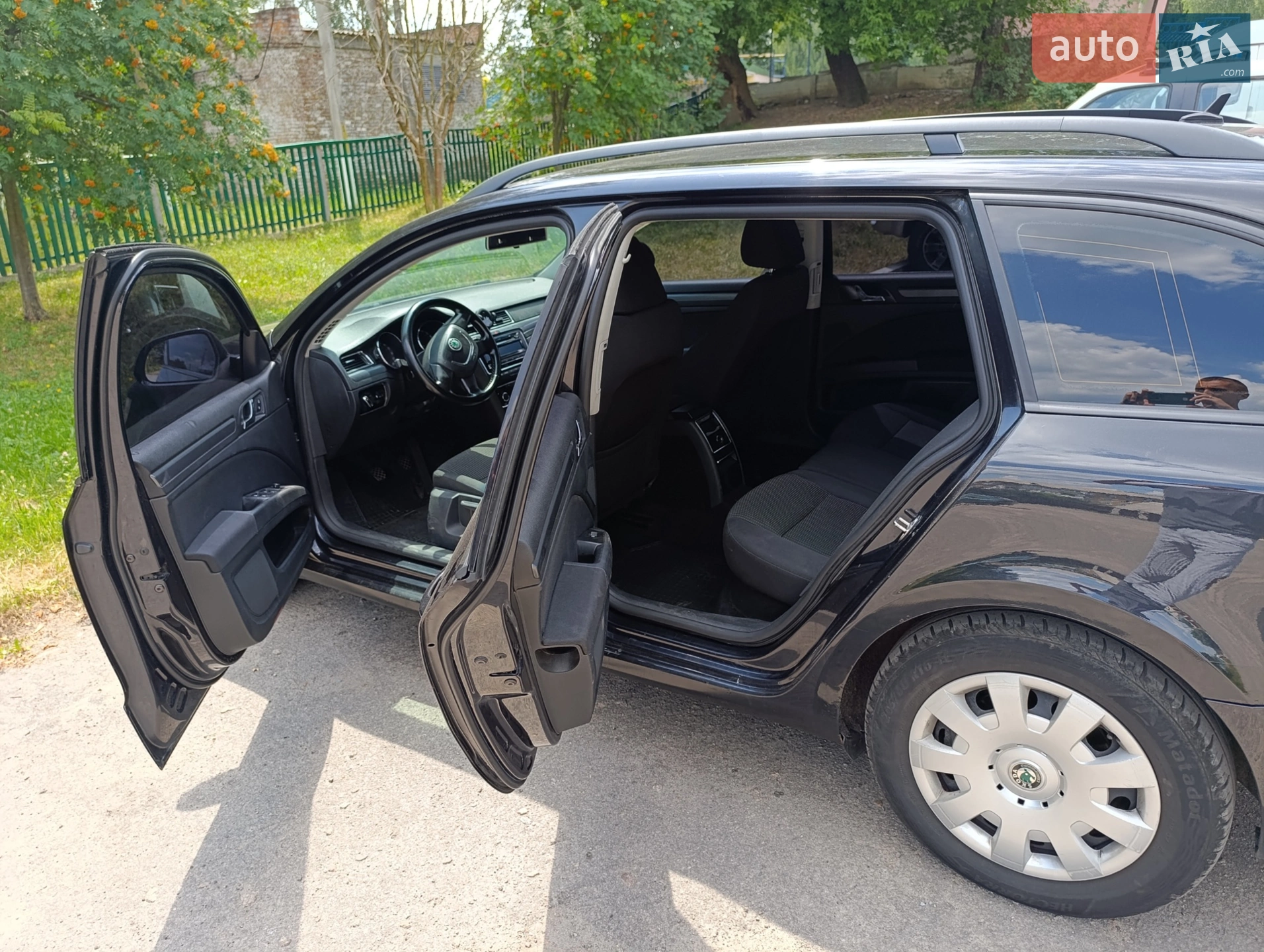 2010 Skoda Superb - мініатюра 2
