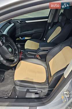 Лифтбек Skoda Superb 2010 в 