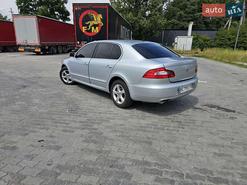 Лифтбек Skoda Superb 2010 в Львове